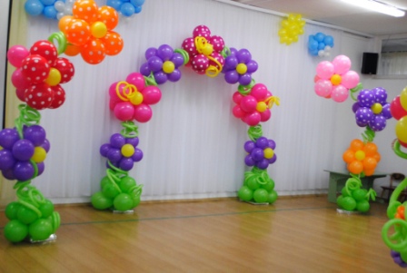 украсить шарами выпускной в детском саду